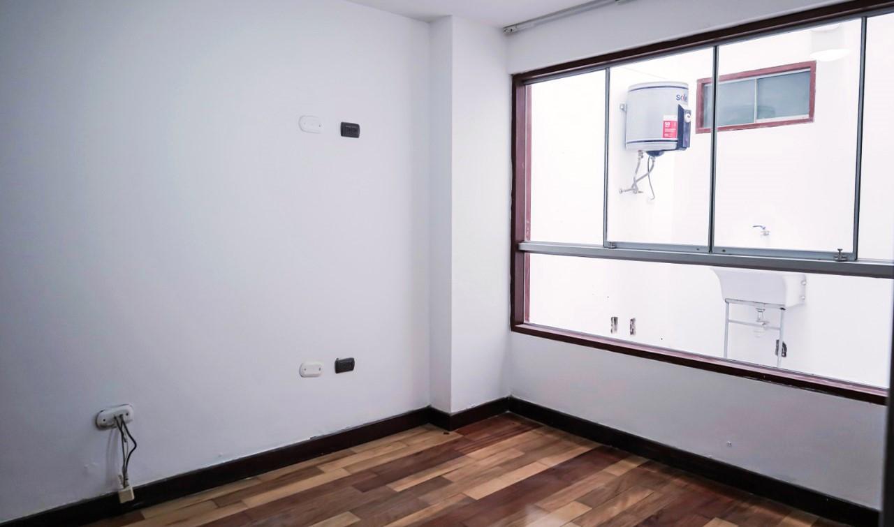 VENTA DE DEPARTAMENTO EN 1° PISO EN URB. SANTA VICTORIA